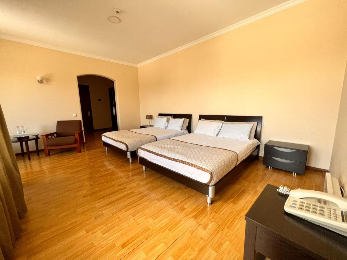 Hotel Beaumonde Garden Tbilisi Ngoại thất bức ảnh