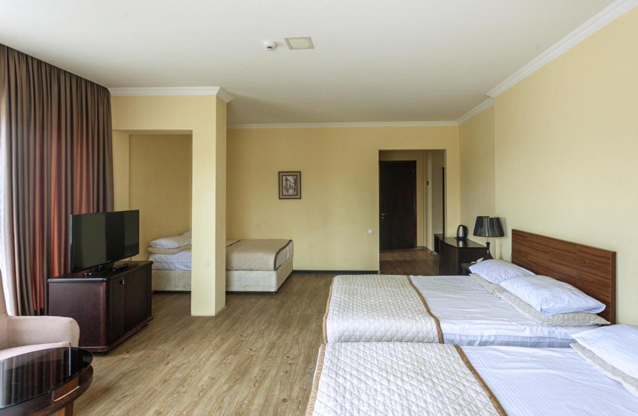 Hotel Beaumonde Garden Tbilisi Ngoại thất bức ảnh