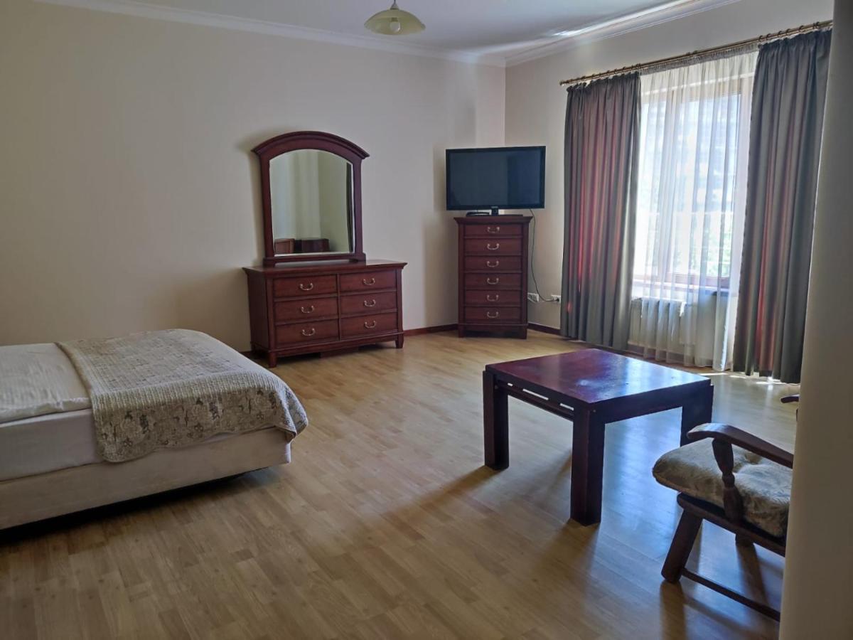 Hotel Beaumonde Garden Tbilisi Ngoại thất bức ảnh