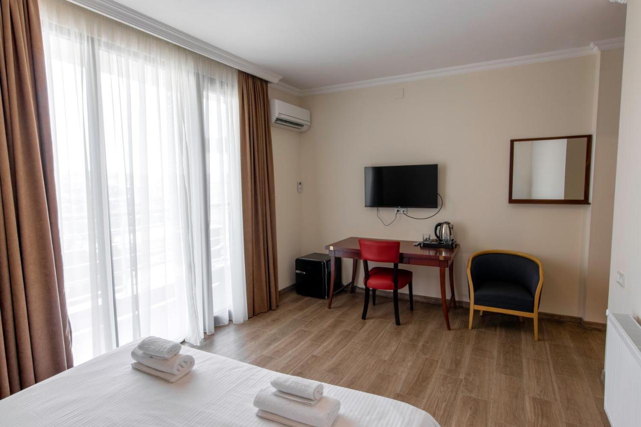 Hotel Beaumonde Garden Tbilisi Ngoại thất bức ảnh