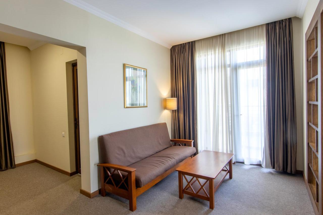 Hotel Beaumonde Garden Tbilisi Ngoại thất bức ảnh