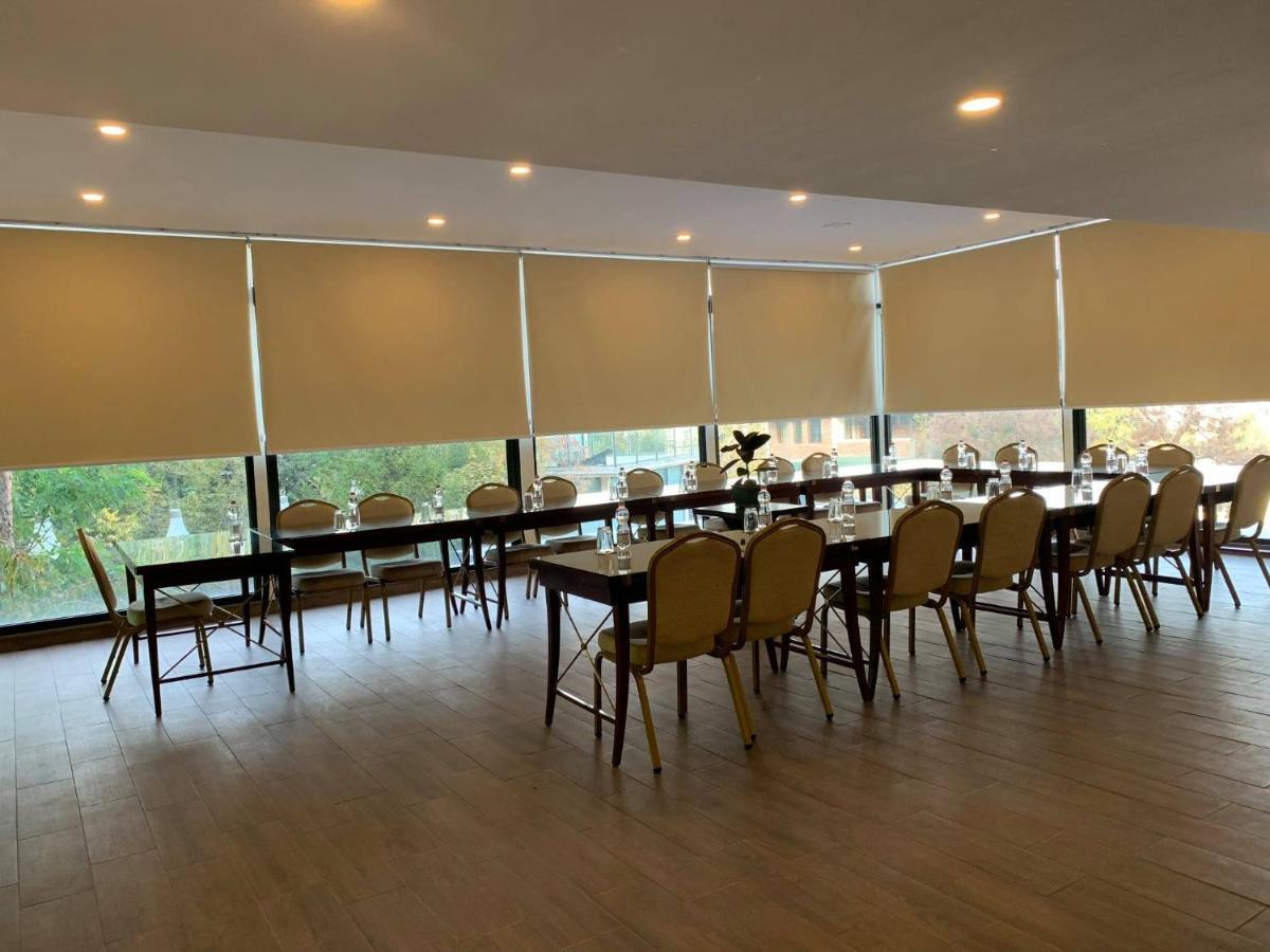Hotel Beaumonde Garden Tbilisi Ngoại thất bức ảnh