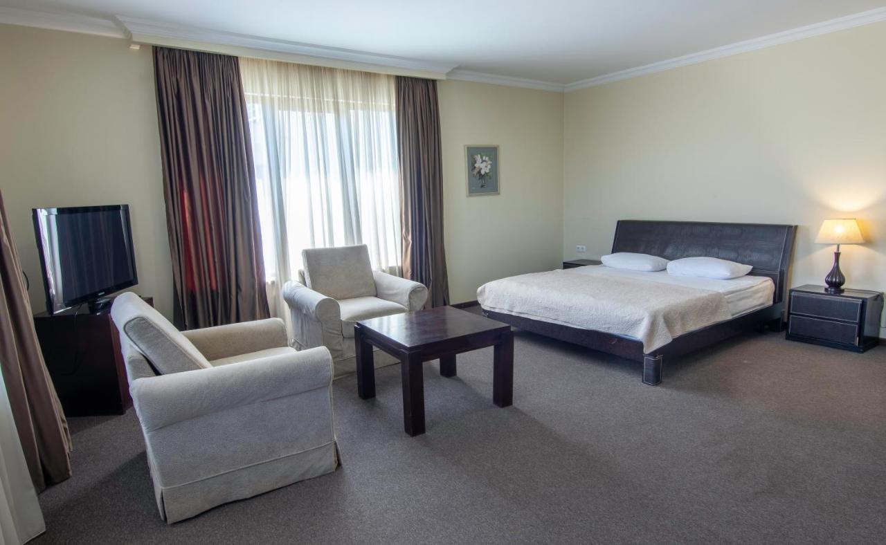 Hotel Beaumonde Garden Tbilisi Ngoại thất bức ảnh