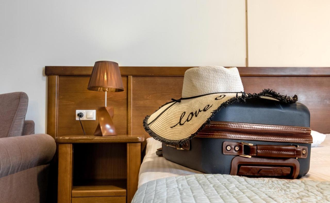 Hotel Beaumonde Garden Tbilisi Ngoại thất bức ảnh