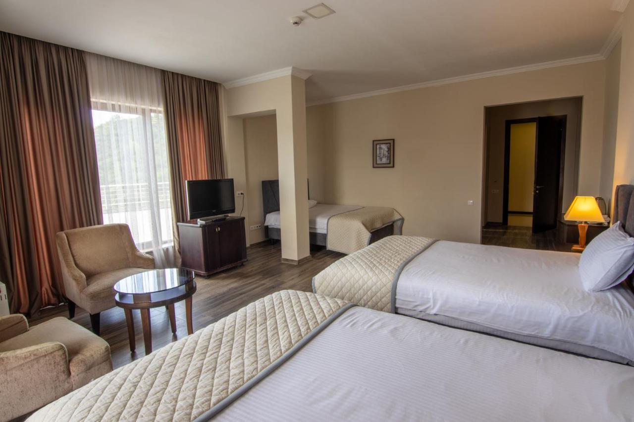 Hotel Beaumonde Garden Tbilisi Ngoại thất bức ảnh