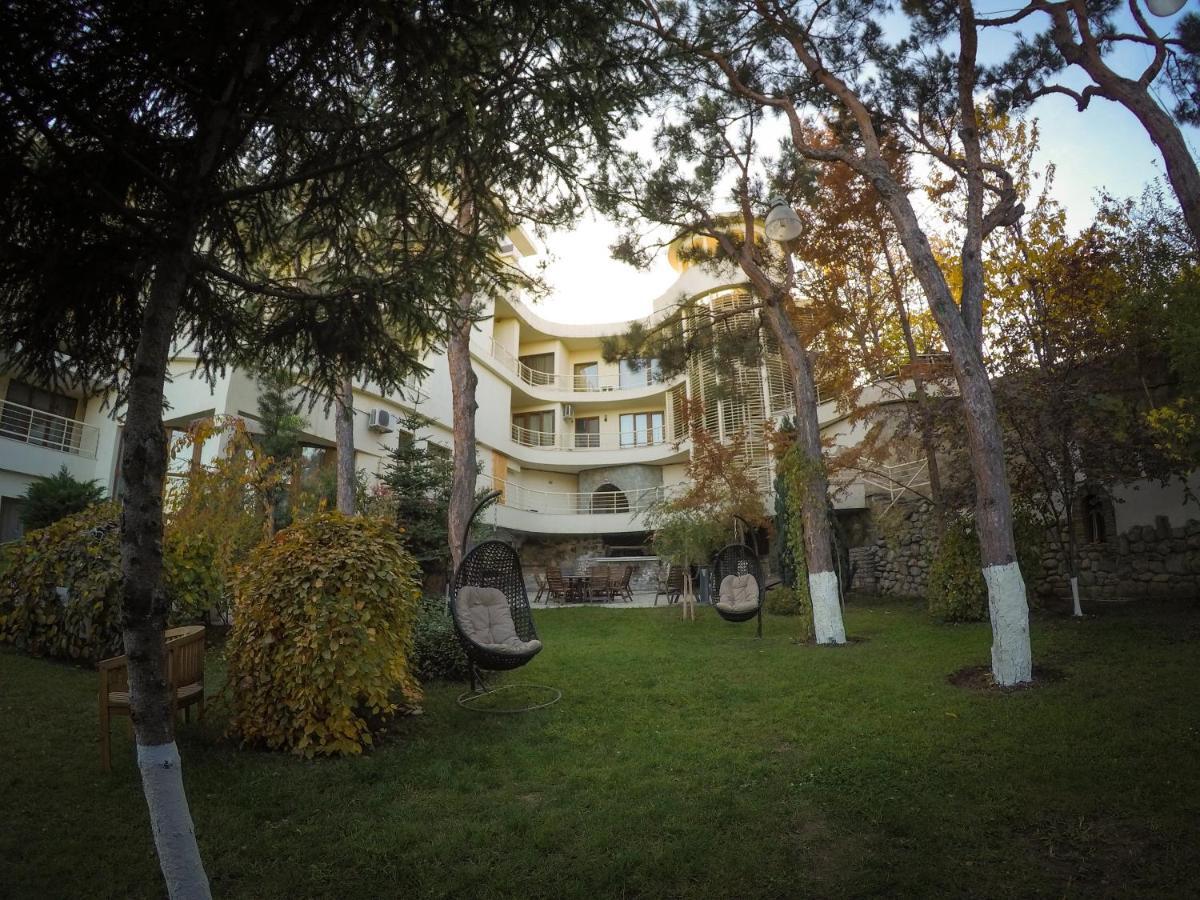 Hotel Beaumonde Garden Tbilisi Ngoại thất bức ảnh